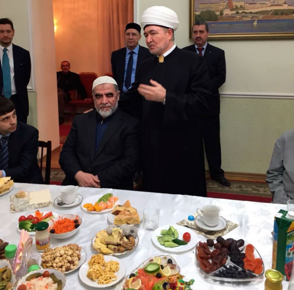Анжуман меҳмонлари шарафига уюштирилган зиёфатдан (Шайх ҳазратларининг нутқлари)