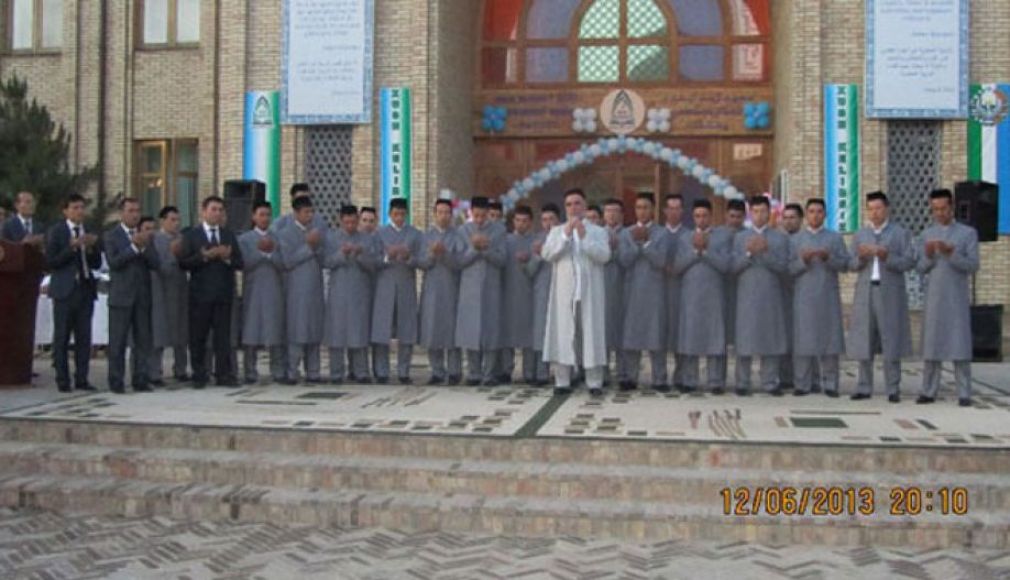 Олий маъҳадда битирув тантаналари