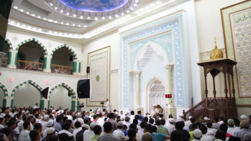 «Аллоҳнинг зикри ила қалблар ором топур!» (26-кун, “Мирза Ғолиб”)