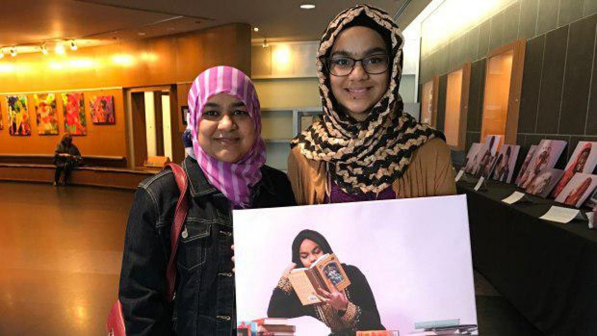 Канадалик муслималар ўз хаётларини ёритиб бердилар.